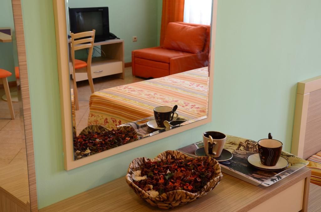 Royal Sun Lejlighedshotel Sunny Beach Eksteriør billede